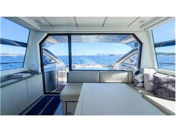 Pershing 62