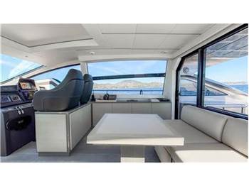 Pershing 62