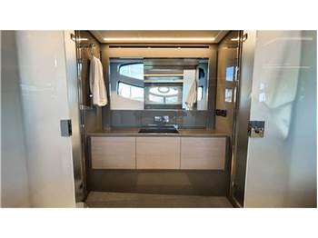 Pershing 62