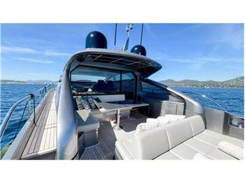 Pershing 62