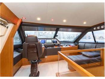 Ferretti yachts Altura 840