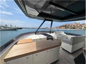 Ferretti yachts 920