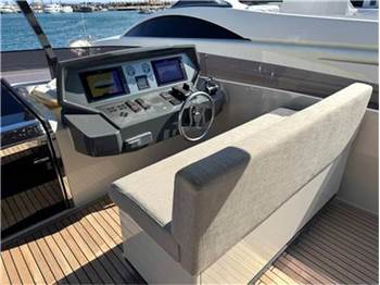 Ferretti yachts 920