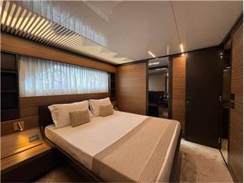 Ferretti yachts 920