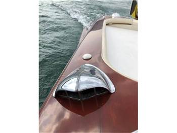 Riva Tritone aperto