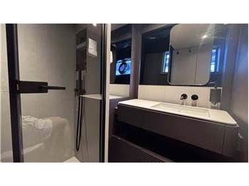 Ferretti yachts 800
