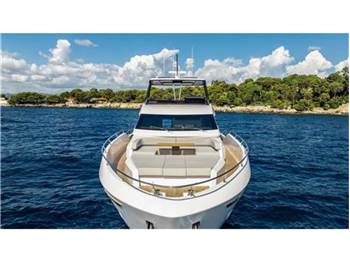 FERRETTI YACHTS 800