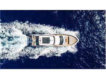 FERRETTI YACHTS 800