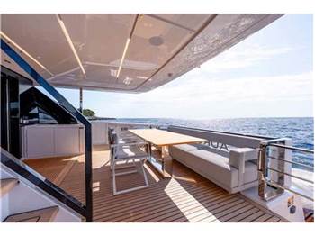 FERRETTI YACHTS 800