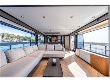 FERRETTI YACHTS 800