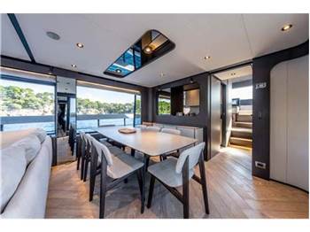 FERRETTI YACHTS 800