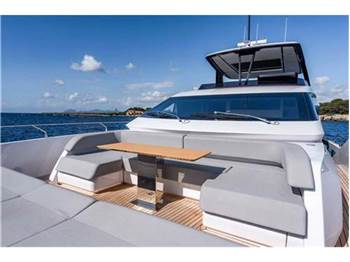 FERRETTI YACHTS 800