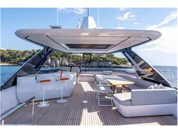 FERRETTI YACHTS 800