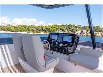 FERRETTI YACHTS 800