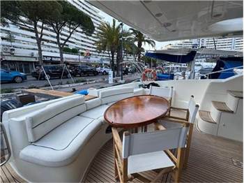 Azimut 62 fly