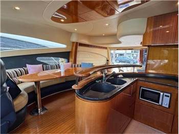 Azimut 62 fly