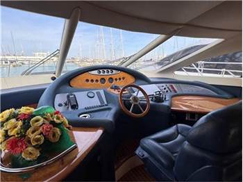 Azimut 62 fly