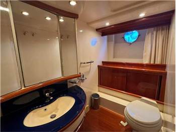Azimut 62 fly