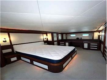 Custom line Navetta 27