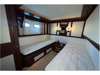 Custom line Navetta 27