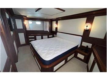 Custom line Navetta 27