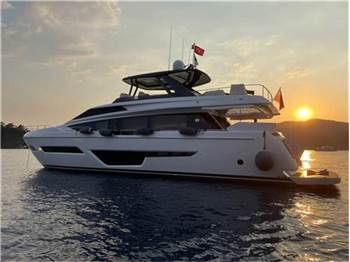 Ferretti yachts 780