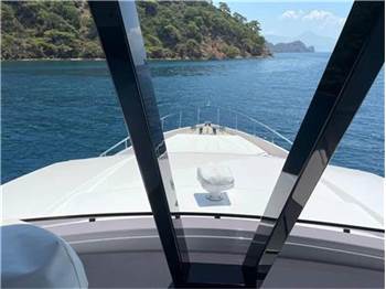 Ferretti yachts 780