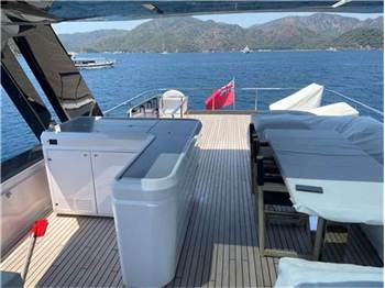 Ferretti yachts 780