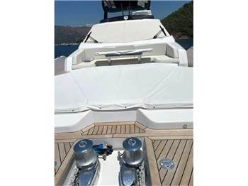 Ferretti yachts 780
