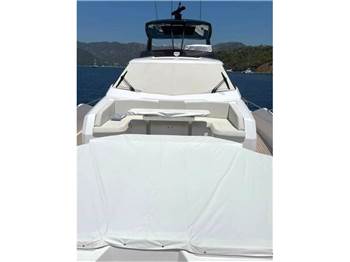 Ferretti yachts 780