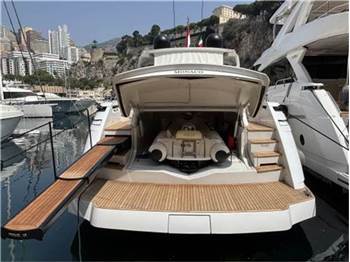 Pershing 64