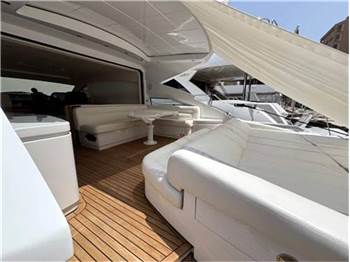 Pershing 64