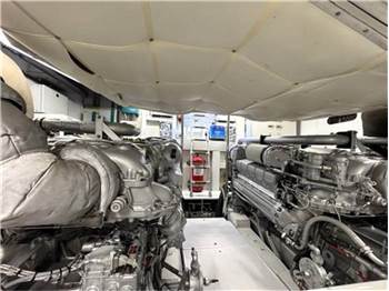 Pershing 64