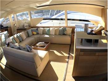Pershing 92