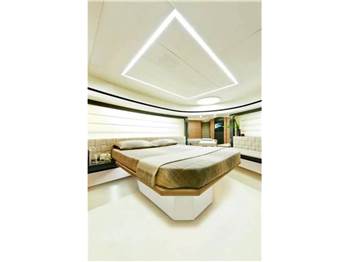 Pershing 92