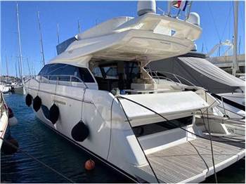 Ferretti yachts 550