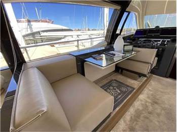 Ferretti yachts 550