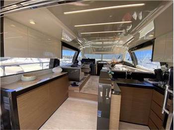 Ferretti yachts 550
