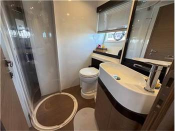 Ferretti yachts 550