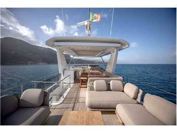 Azimut 66