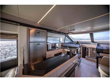 Azimut 66