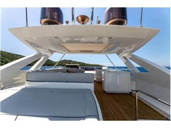 Ferretti yachts 800