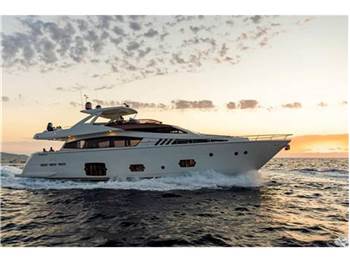 Ferretti yachts 800