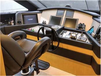 Ferretti yachts 830