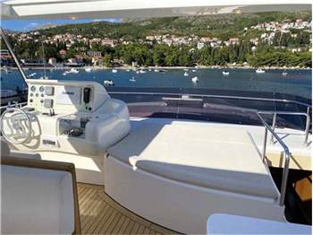 Ferretti yachts 780