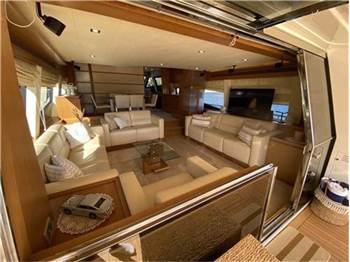 Ferretti yachts 780