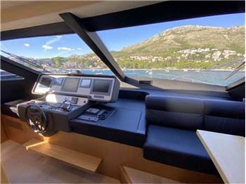 Ferretti yachts 780