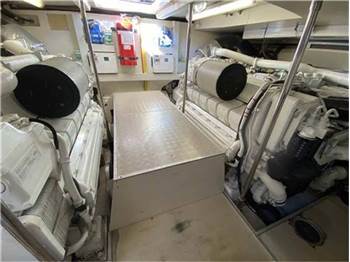 Ferretti yachts 780