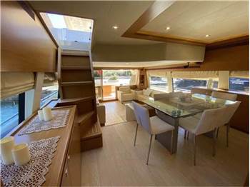 Ferretti yachts 780