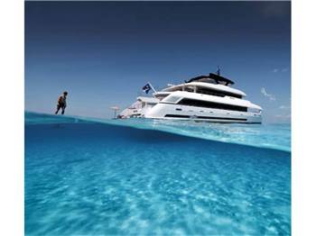 Silver yachts Reduce